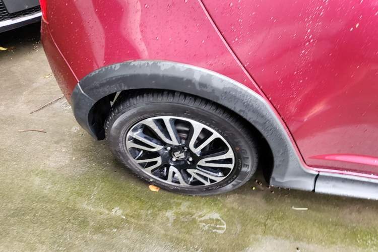 Used Suzuki Swift 2013 1.5L Manual 20th Anniversary Limited Edition Right Rear Wheel Hub