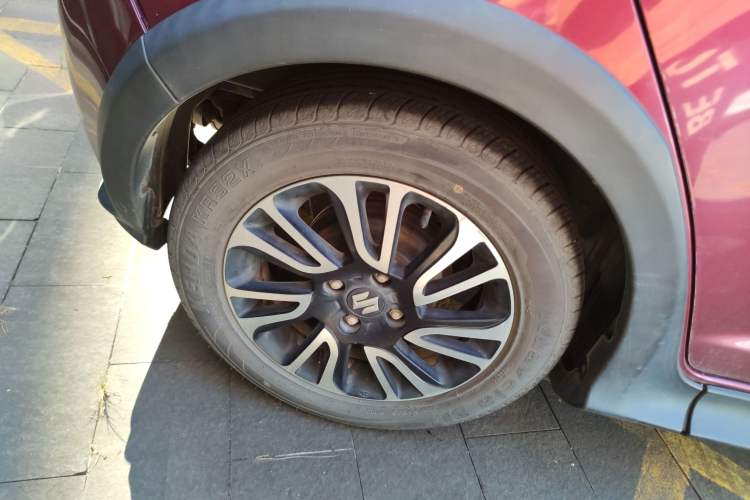 Used Suzuki Swift 2013 1.5L Automatic 20th Anniversary Limited Edition Right Rear Wheel Hub