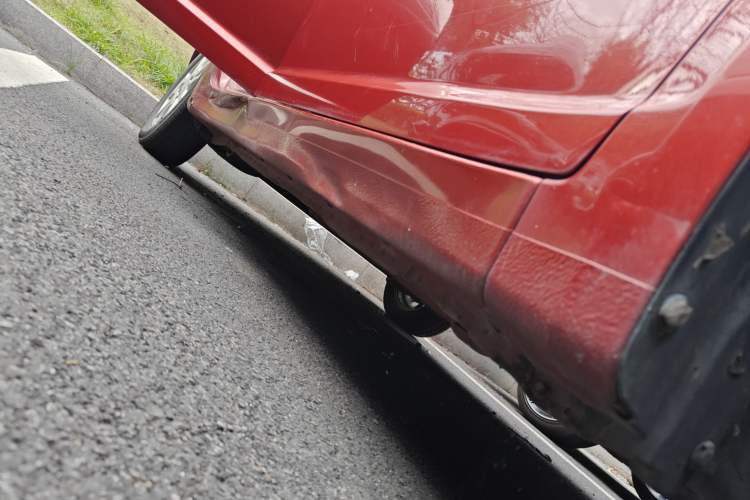 Used Suzuki Swift 2013 1.3L Manual Value Edition Right Side Sill