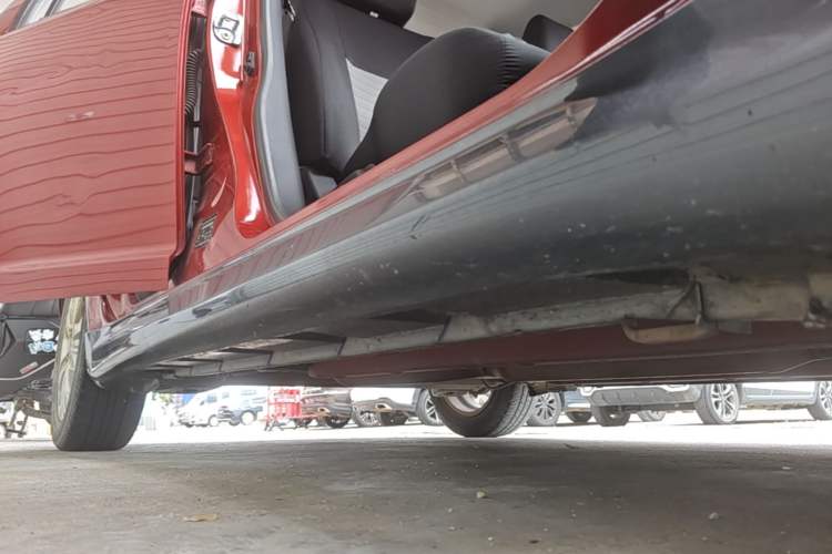 Used Suzuki Swift 2013 1.5L Automatic Standard Edition Right Side Sill