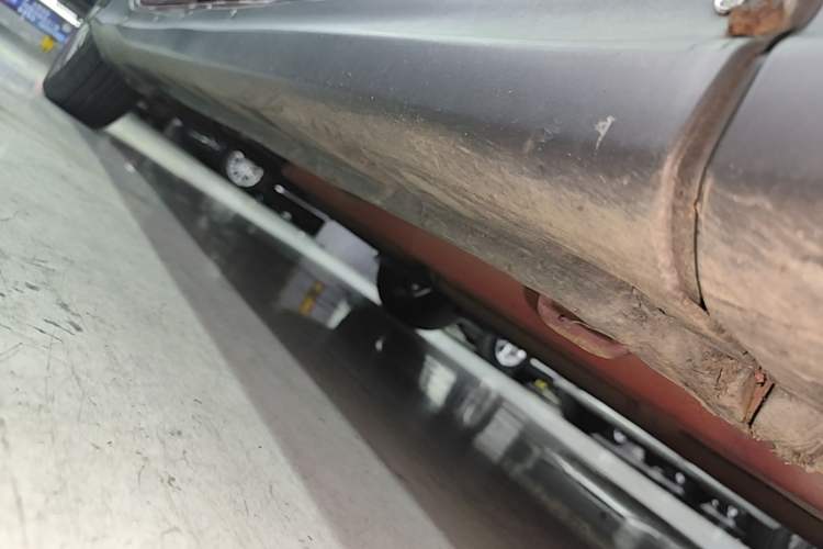 Used Suzuki Swift 2013 1.5L Automatic 20th Anniversary Limited Edition Right Side Sill