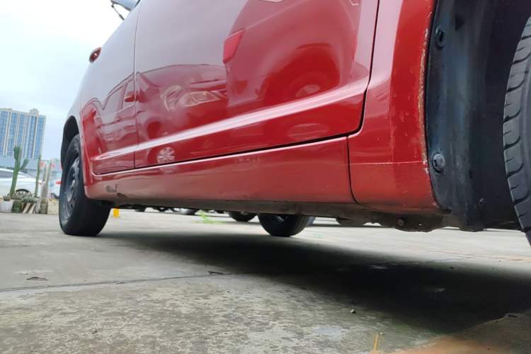 Used Suzuki Swift 2013 1.3L Manual Value Edition Right Side Sill