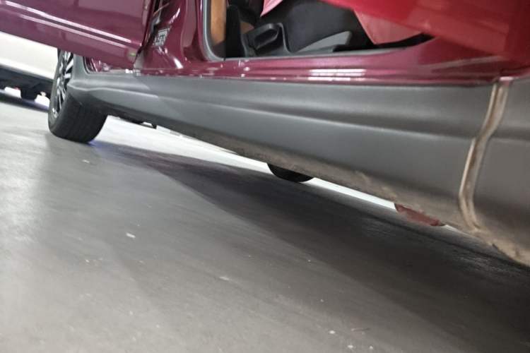 Used Suzuki Swift 2013 1.5L Automatic 20th Anniversary Limited Edition Right Side Sill