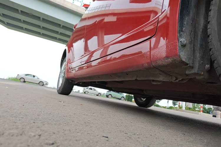 Used Suzuki Swift 2013 1.3L Manual Value Edition Right Side Sill