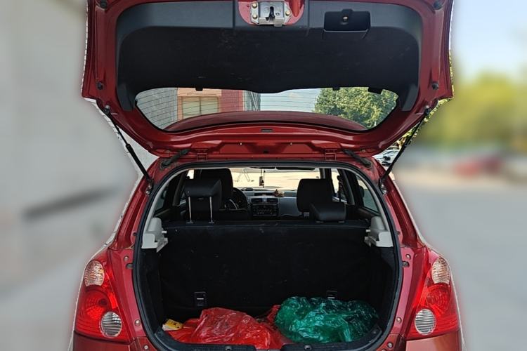 Used Suzuki Swift 2013 1.5L Automatic Standard Edition Trunk