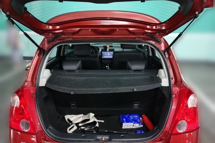 Used Suzuki Swift 2013 1.5L Automatic Standard Edition Trunk
