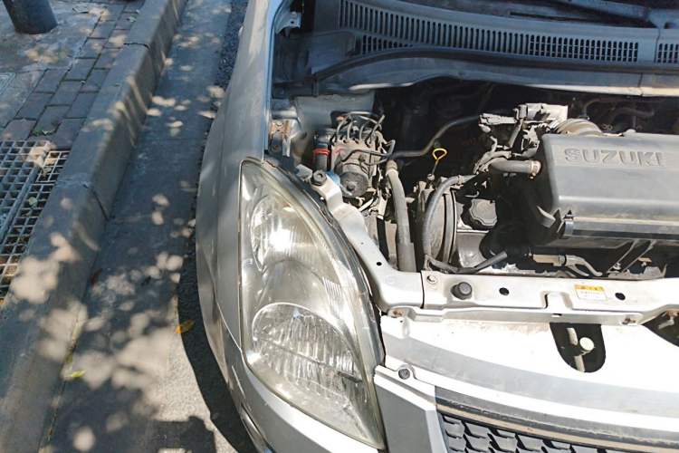 Used Suzuki Swift 2013 1.3L Manual Value Edition Engine Bay Right