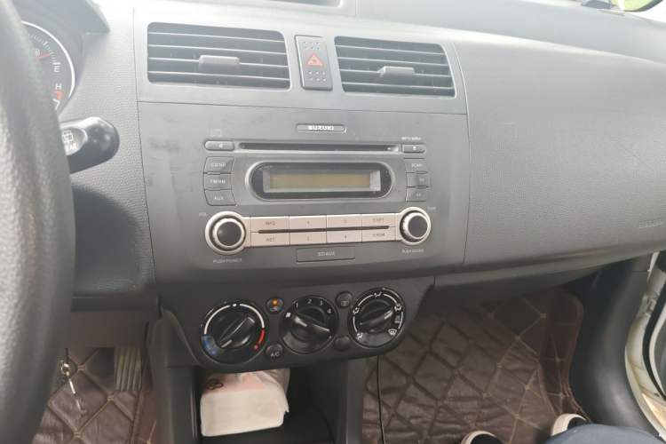 Used Suzuki Swift 2013 1.5L Manual Standard Edition Audio And AC Panel