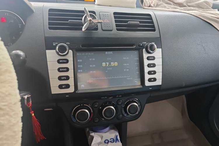 Used Suzuki Swift 2013 1.5L Automatic Standard Edition Audio And AC Panel