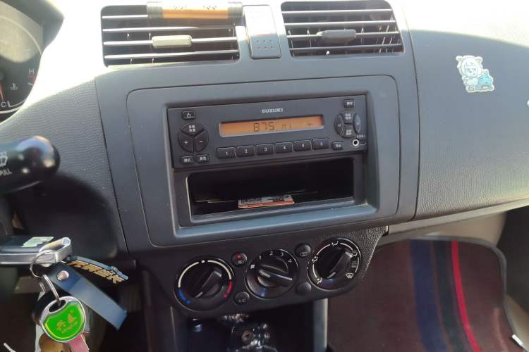 Used Suzuki Swift 2013 1.3L Manual Value Edition Audio And AC Panel