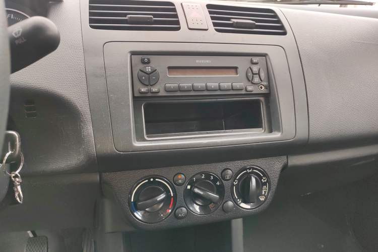 Used Suzuki Swift 2013 1.3L Manual Value Edition Audio And AC Panel