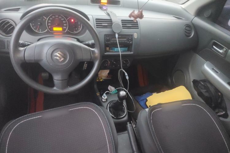Used Suzuki Swift 2013 1.3L Manual Value Edition Center Console