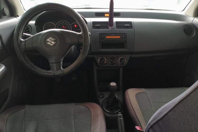 Used Suzuki Swift 2013 1.3L Manual Value Edition Center Console