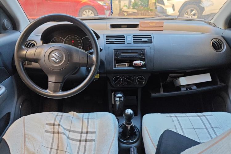 Used Suzuki Swift 2013 1.3L Manual Value Edition Center Console