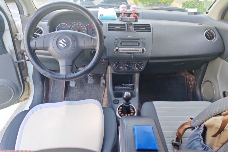 Used Suzuki Swift 2013 1.5L Manual Standard Edition Center Console