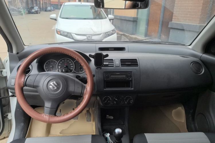 Used Suzuki Swift 2013 1.3L Manual Value Edition Center Console