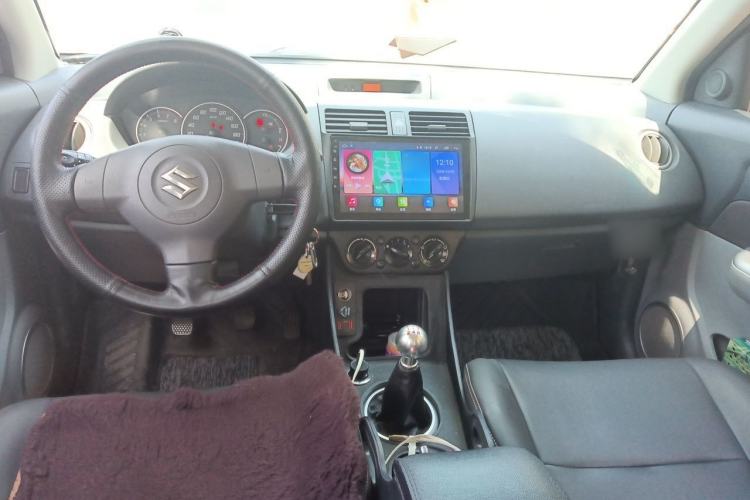 Used Suzuki Swift 2013 1.5L Manual Standard Edition Center Console