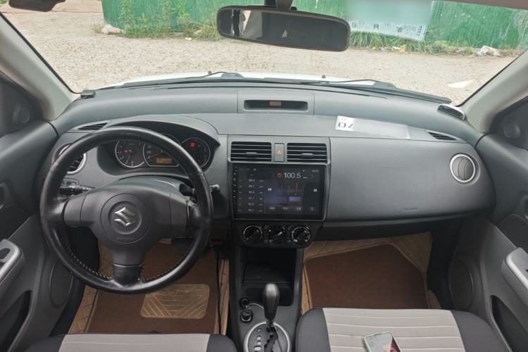 Used Suzuki Swift 2013 1.5L Automatic Standard Edition Center Console