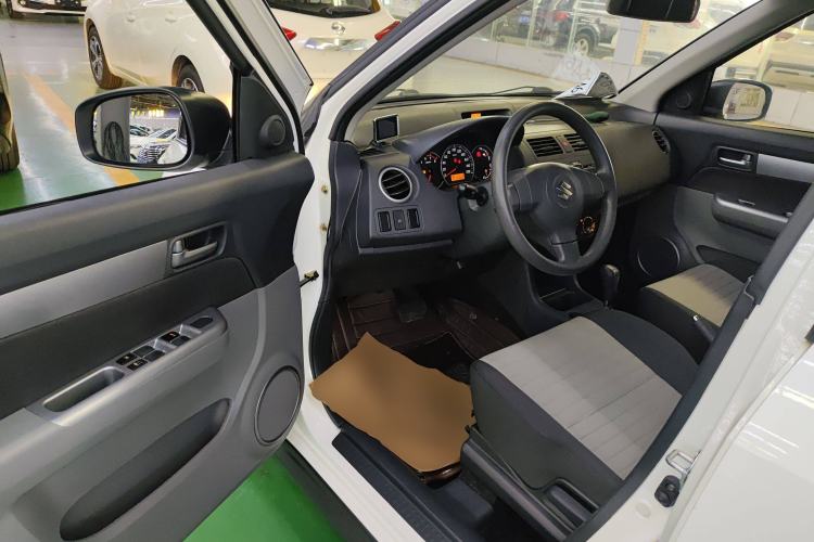Used Suzuki Swift 2013 1.5L Automatic Standard Edition Driver Seat