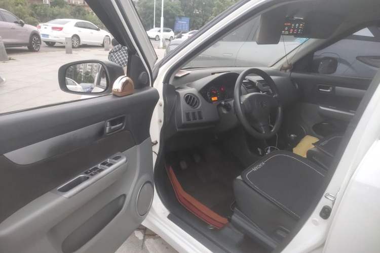 Used Suzuki Swift 2013 1.3L Manual Value Edition Driver Seat