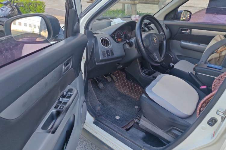 Used Suzuki Swift 2013 1.5L Manual Standard Edition Driver Seat