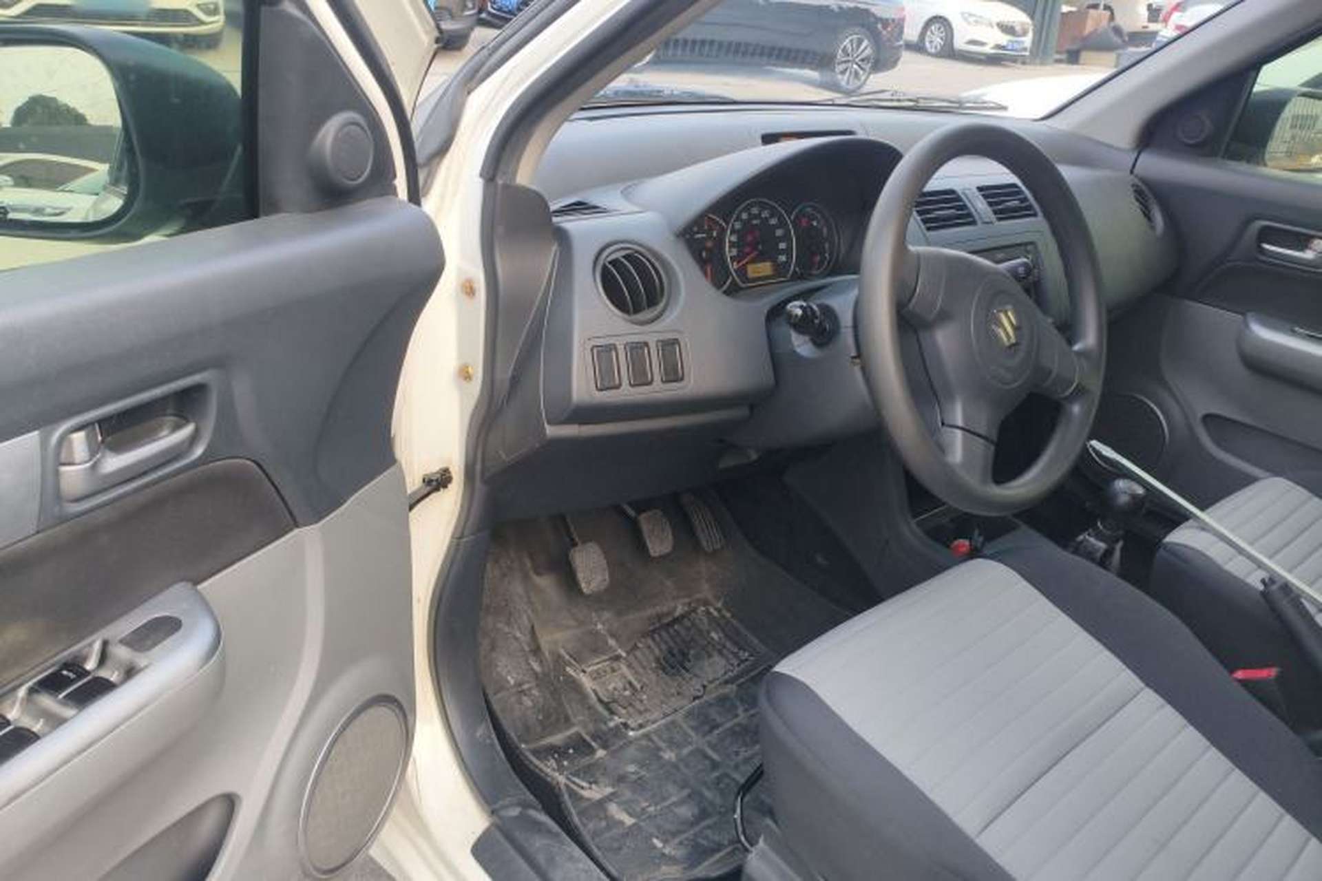 Used Suzuki Swift 2013 1.3L Manual Value Edition Driver Seat