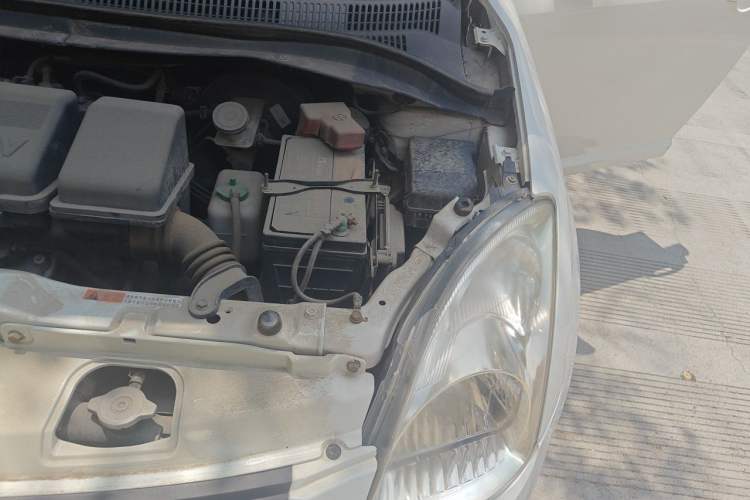 Used Suzuki Swift 2013 1.3L Manual Value Edition Engine Bay Left