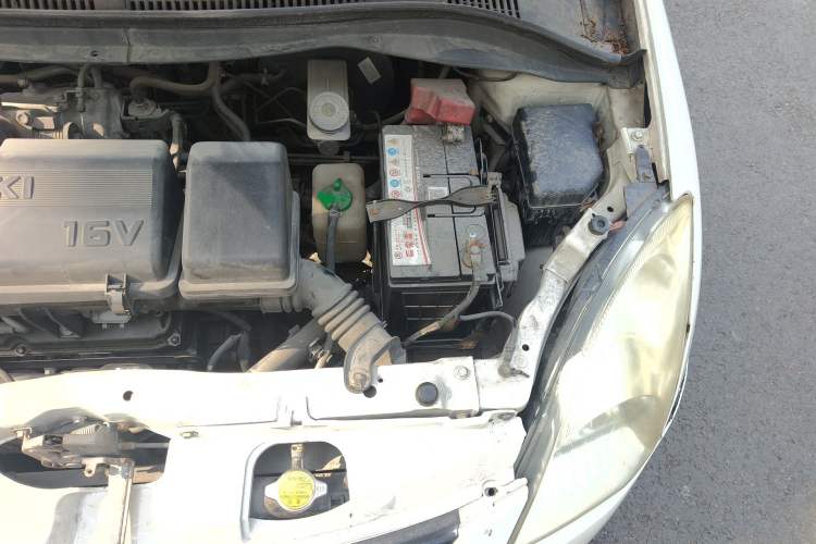 Used Suzuki Swift 2013 1.3L Manual Value Edition Engine Bay Left