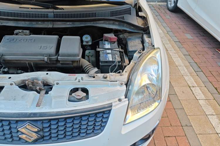 Used Suzuki Swift 2013 1.3L Manual Value Edition Engine Bay Left