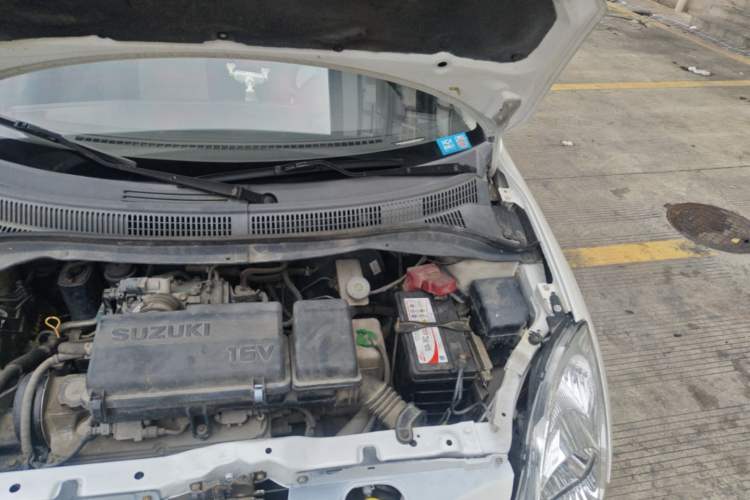 Used Suzuki Swift 2013 1.3L Manual Value Edition Engine Bay Left