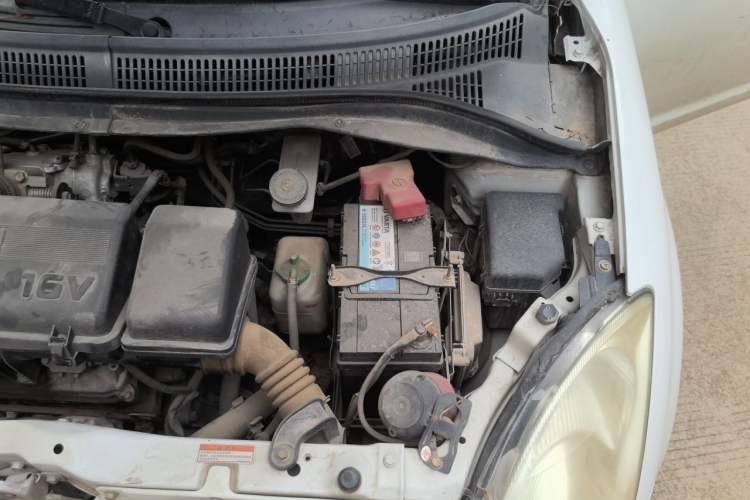 Used Suzuki Swift 2013 1.3L Manual Value Edition Engine Bay Left