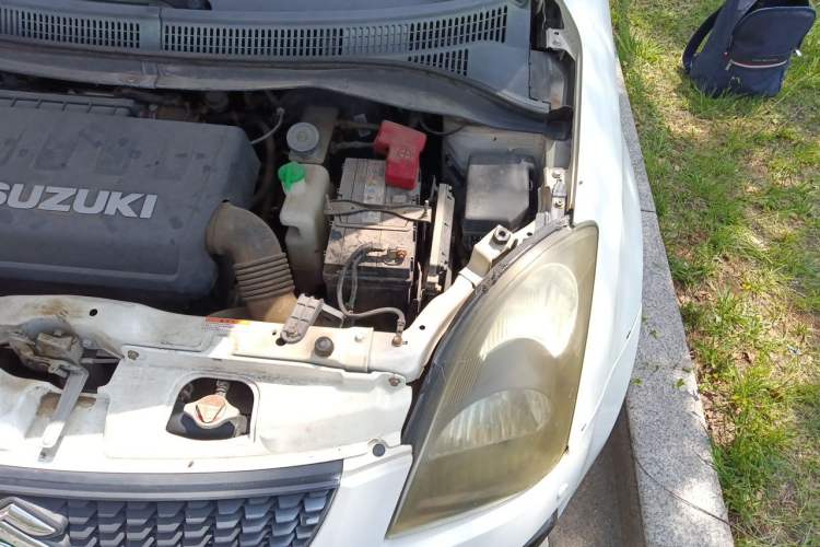 Used Suzuki Swift 2013 1.5L Manual Standard Edition Engine Bay Left