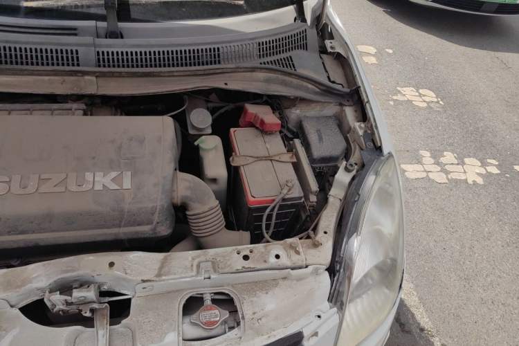 Used Suzuki Swift 2013 1.5L Manual Standard Edition Engine Bay Left