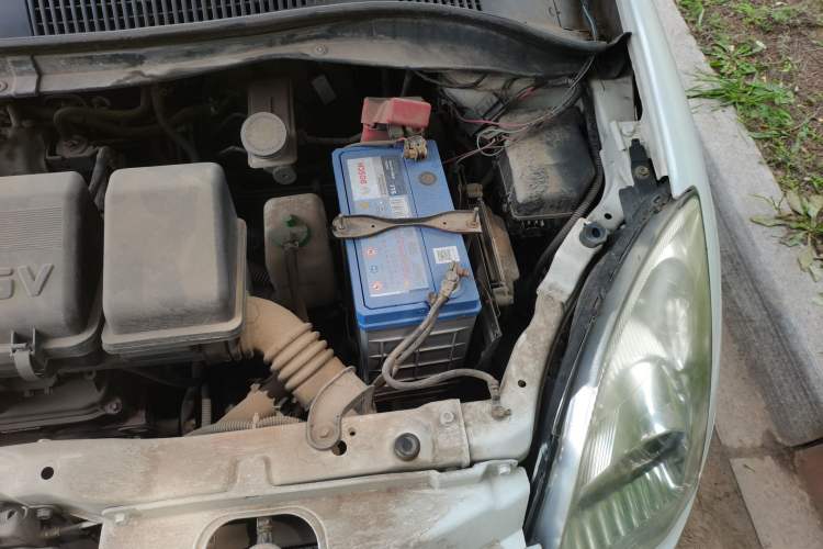 Used Suzuki Swift 2013 1.3L Manual Value Edition Engine Bay Left