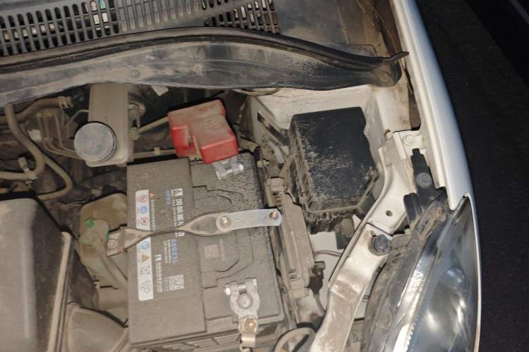 Used Suzuki Swift 2013 1.3L Manual Value Edition Engine Bay Left
