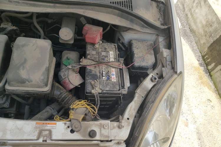 Used Suzuki Swift 2013 1.3L Manual Value Edition Engine Bay Left