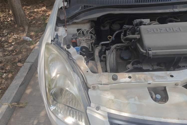Used Suzuki Swift 2013 1.3L Manual Value Edition Engine Bay Right