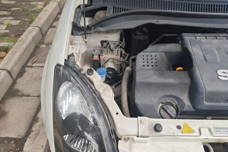 Used Suzuki Swift 2013 1.5L Manual Standard Edition Engine Bay Right