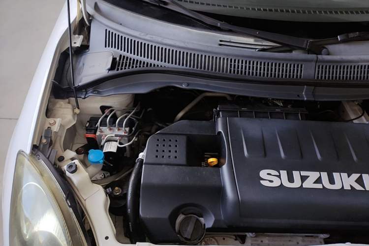 Used Suzuki Swift 2013 1.5L Automatic Standard Edition Engine Bay Right