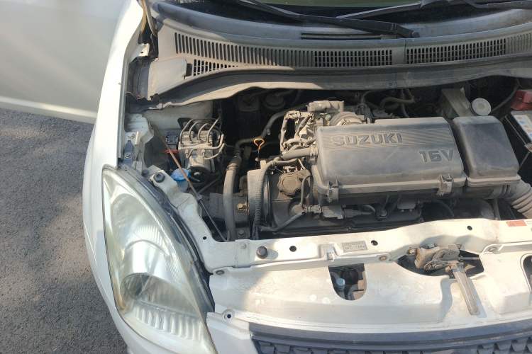 Used Suzuki Swift 2013 1.3L Manual Value Edition Engine Bay Right