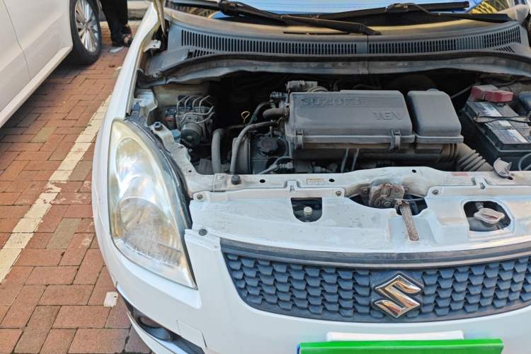 Used Suzuki Swift 2013 1.3L Manual Value Edition Engine Bay Right