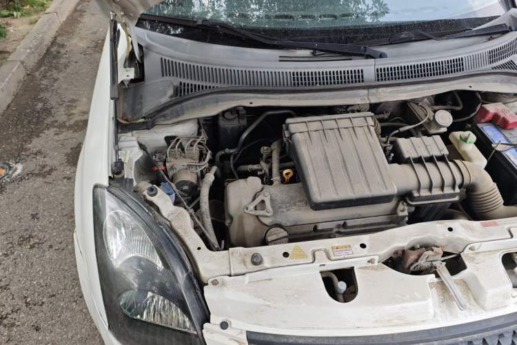 Used Suzuki Swift 2013 1.5L Manual Standard Edition Engine Bay Right