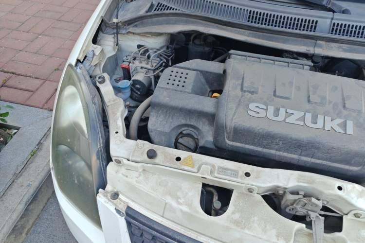 Used Suzuki Swift 2013 1.5L Manual Standard Edition Engine Bay Right