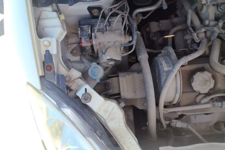 Used Suzuki Swift 2013 1.3L Manual Value Edition Engine Bay Right