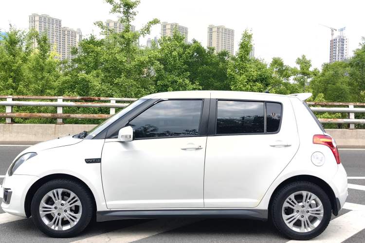 Used Suzuki Swift 2013 1.5L Manual Standard Edition Exterior 10