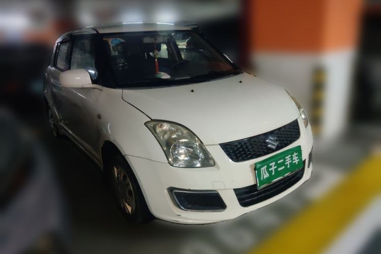 Used Suzuki Swift 2013 1.3L Manual Value Edition Front Right 45 Deg