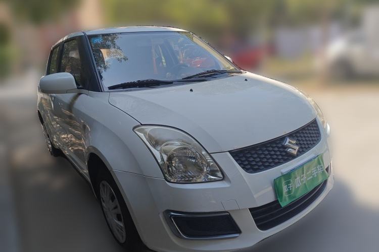 Used Suzuki Swift 2013 1.3L Manual Value Edition Front Right 45 Deg