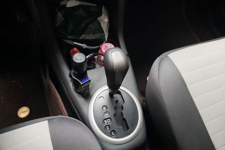 Used Suzuki Swift 2013 1.5L Automatic Standard Edition Gear Lever