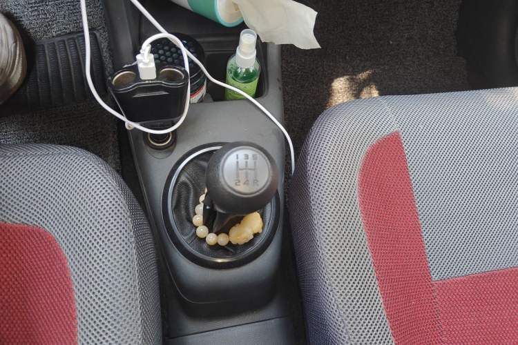 Used Suzuki Swift 2013 1.3L Manual Value Edition Gear Lever