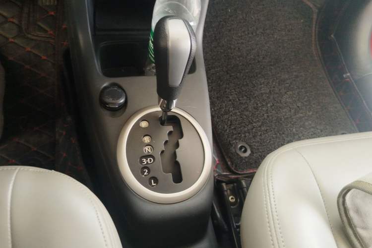 Used Suzuki Swift 2013 1.5L Automatic Standard Edition Gear Lever